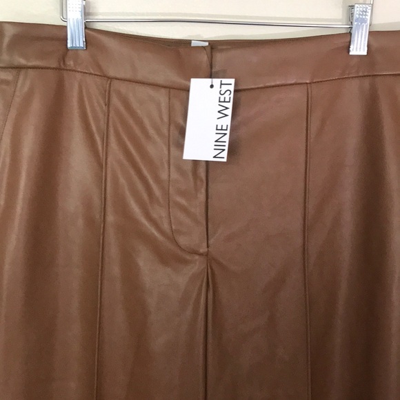 NEW Nine West Pleated Faux Leather Trouser. 18 - Picture 5 of 9
